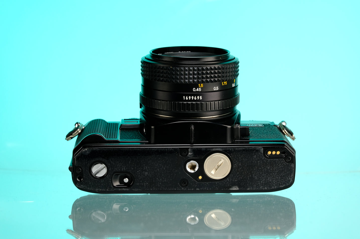 Minolta X-700 35mm SLR Film Camera + 50mm f/2 Lens