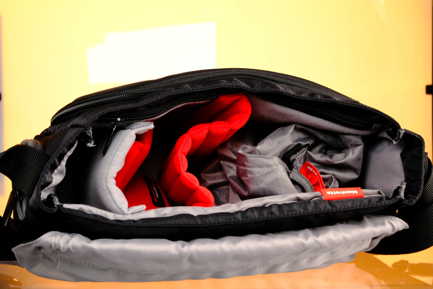 Manfrotto Advanced Pixi Small Messenger Camera Bag
