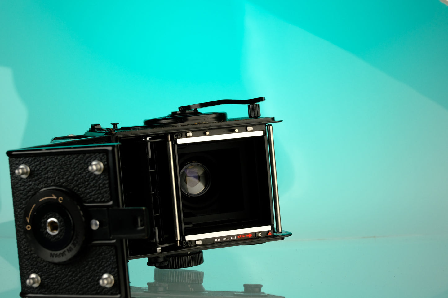Yashica Mat-124G 6x6 TLR Medium Format Film Camera