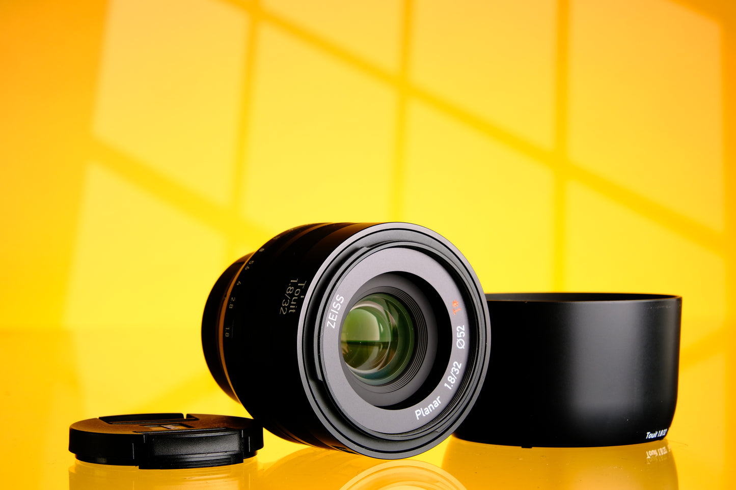 Carl Zeiss Planar 32mm F/1.8 Fujifilm X Mount Lens
