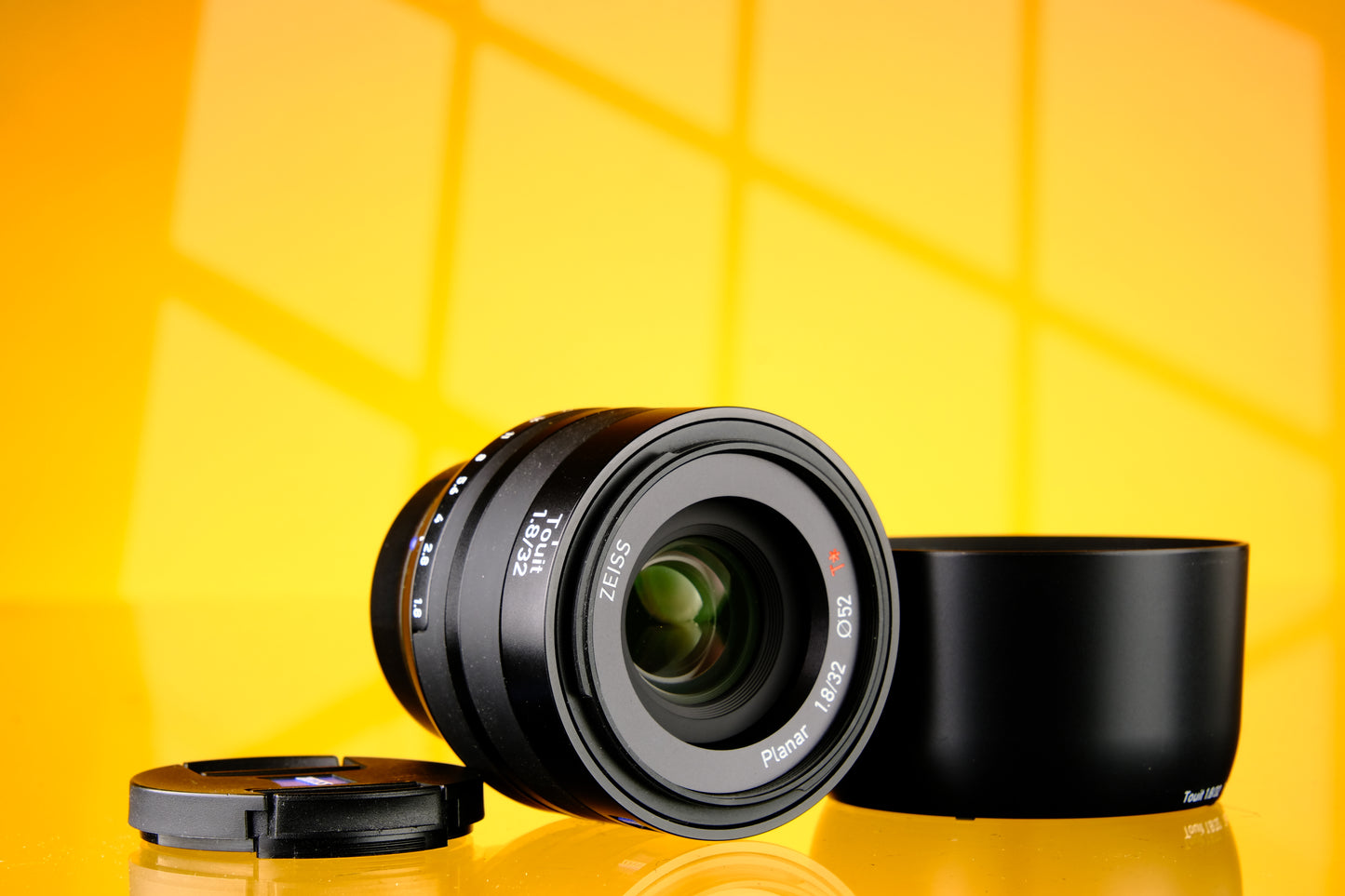 Carl Zeiss Planar 32mm F/1.8 Fujifilm X Mount Lens