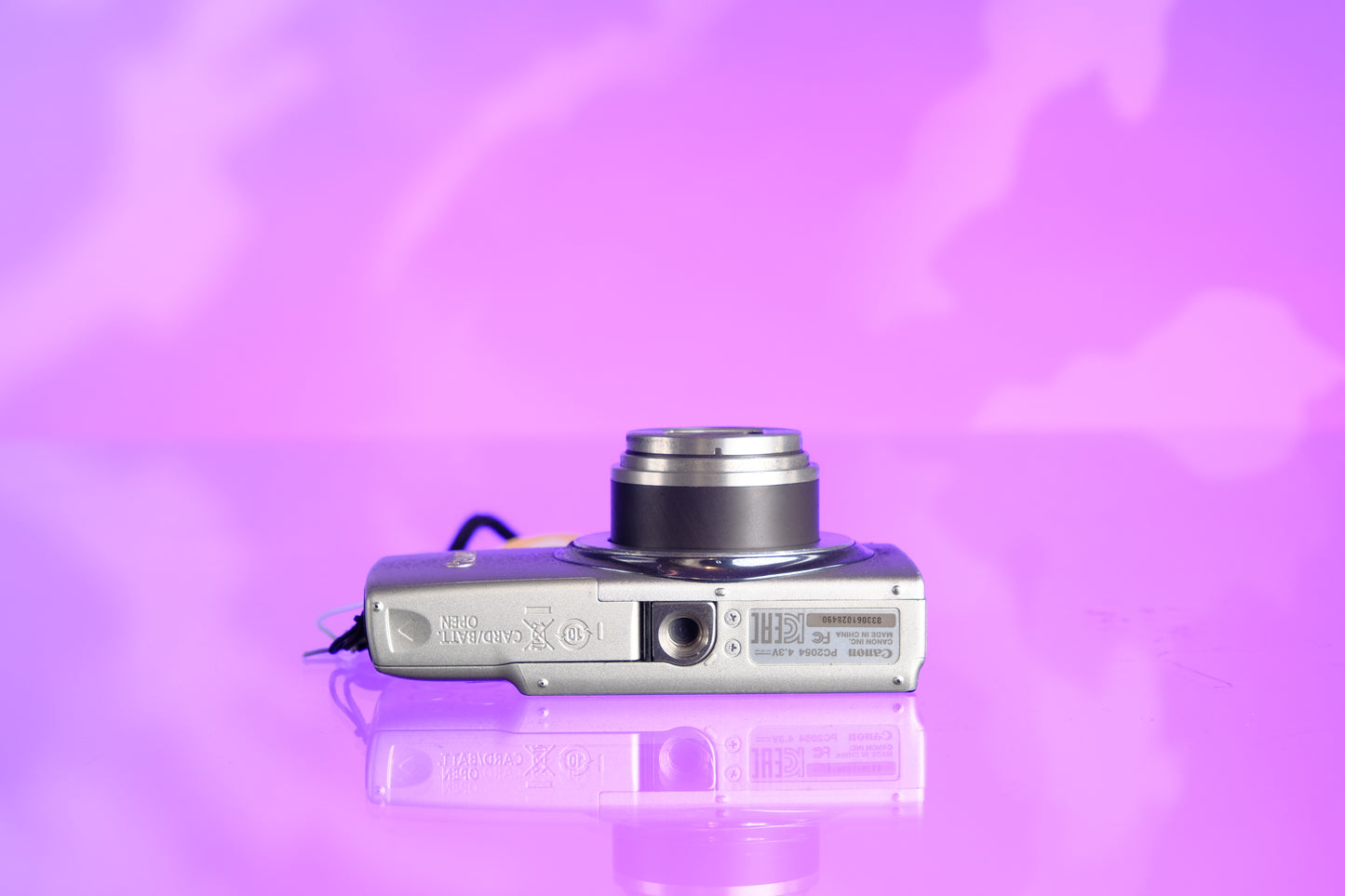 Canon PowerShot ELPH 150 IS/ IXUS 155 / IXY 140 Digital Camera Starter Kit