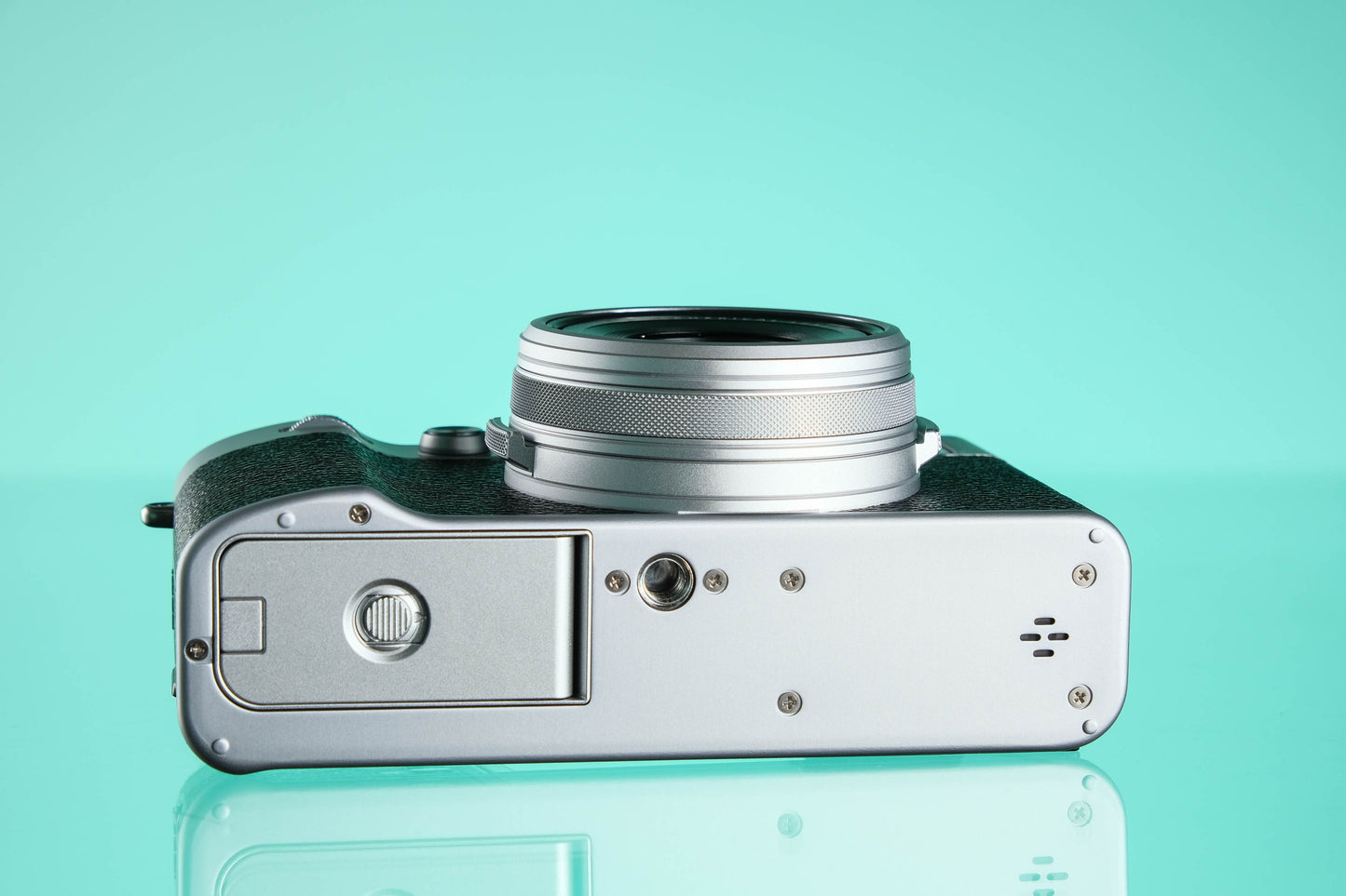 Fujifilm X100VI Digital APS-C Mirrorless Fixed Lens Camera