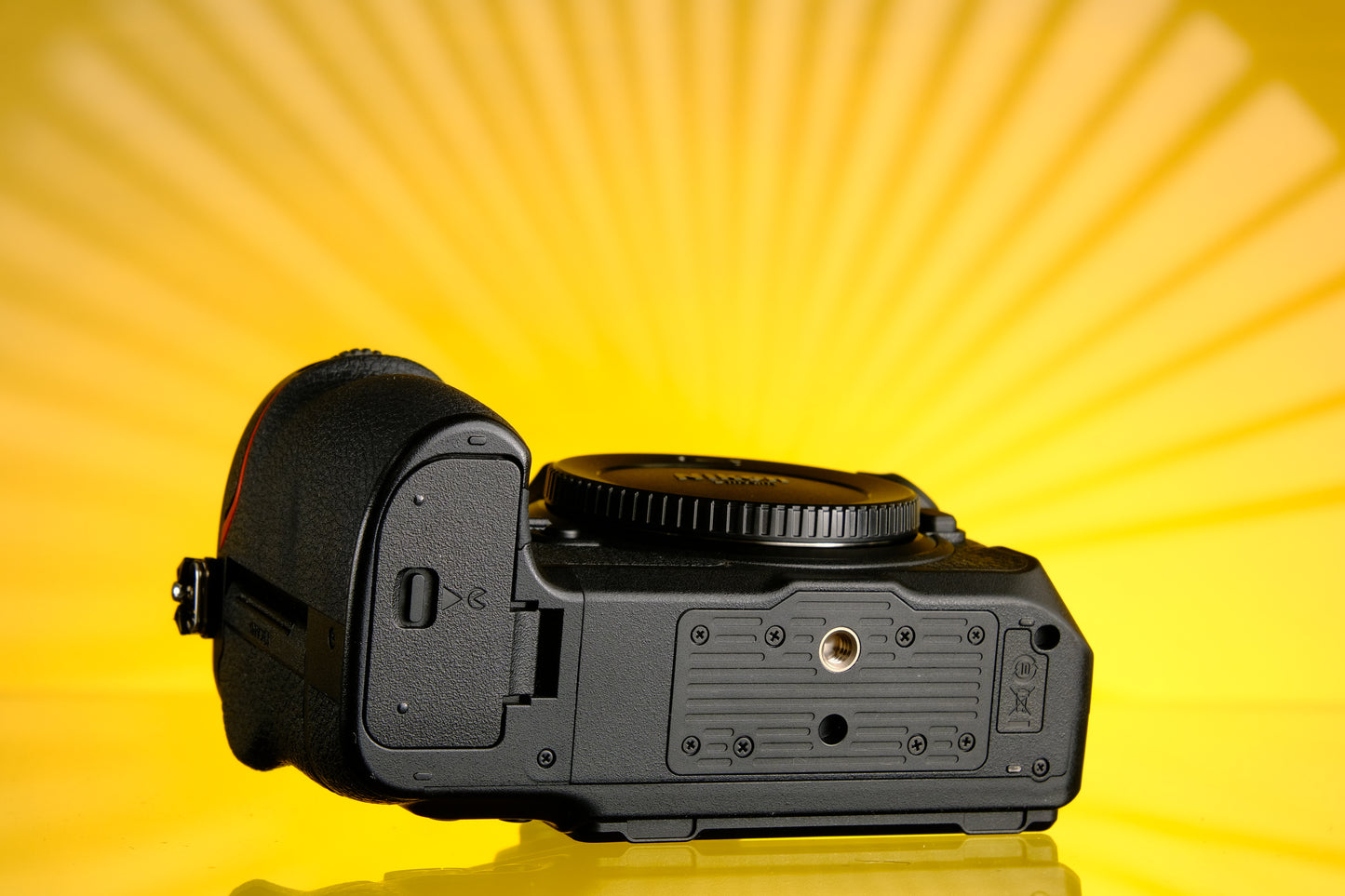 Nikon Z8 45.7mp Full Frame Digital Mirrorless Camera - Body Only