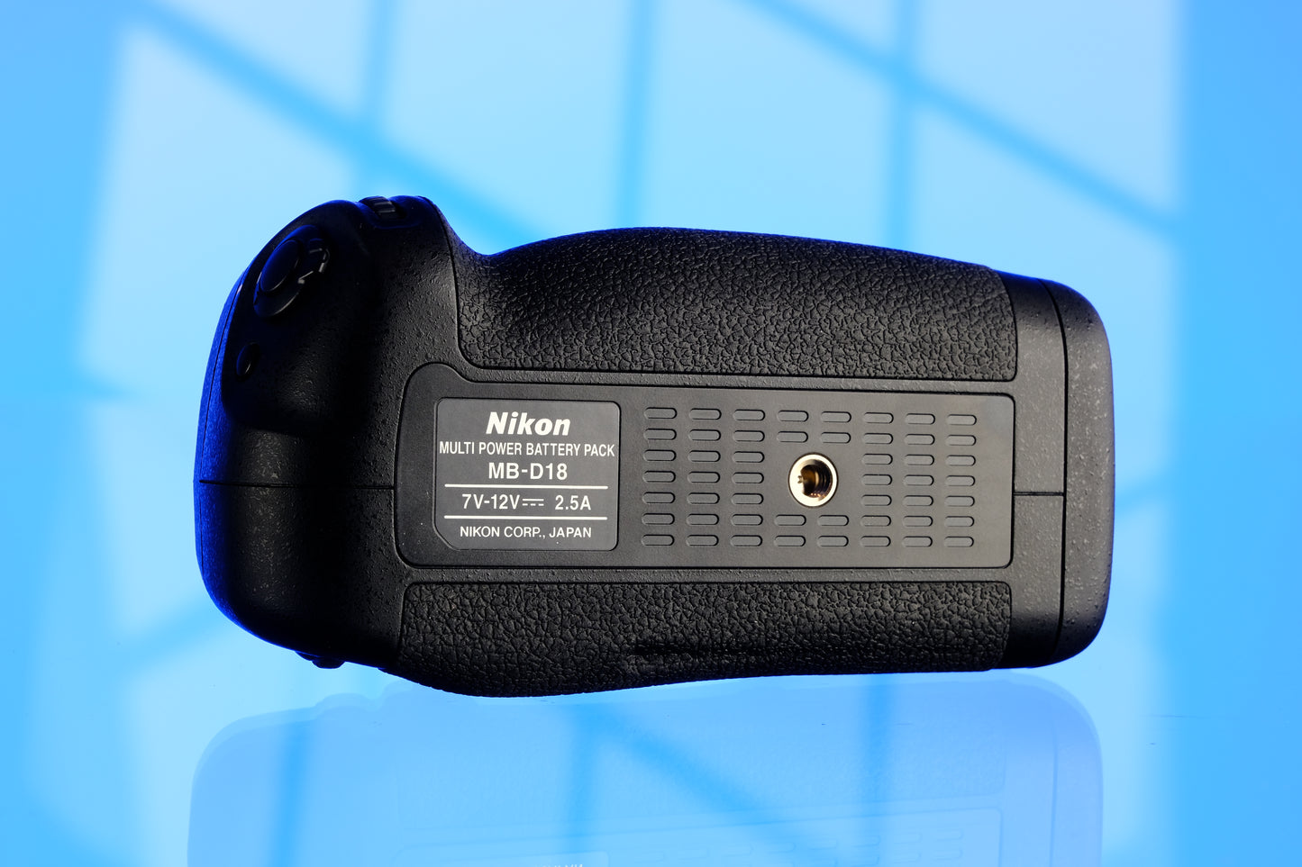 Nikon D850 Battery Grip MB-D18