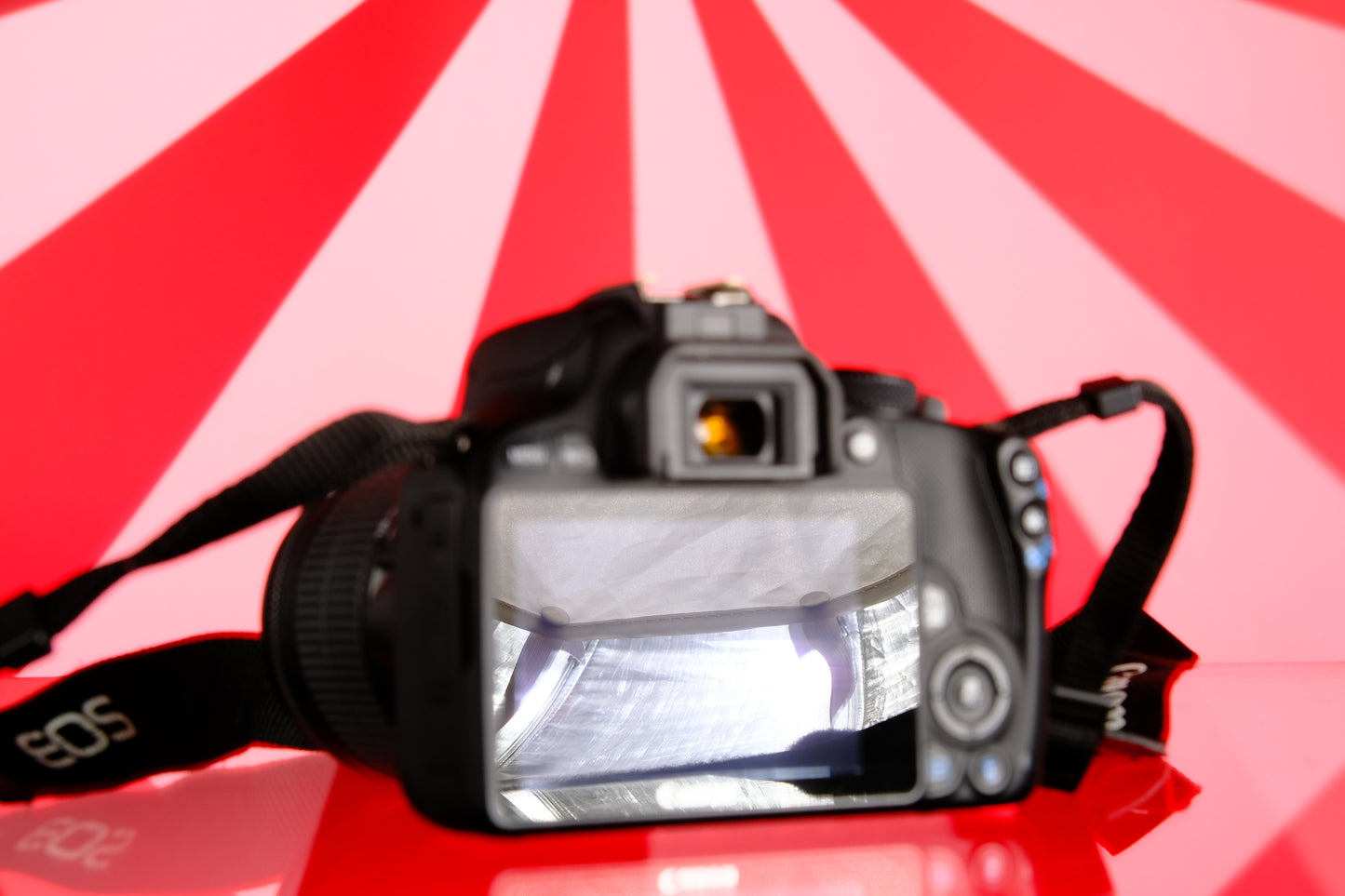 Canon EOS Rebel SL1 EF-S APS-C DSLR Digital Camera + 18-55mm f/3.5-5.6 STM Zoom Lens