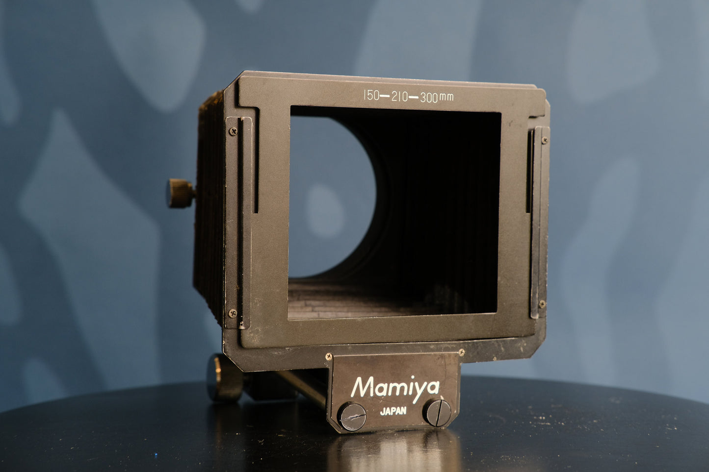 Mamiya Bellows Hood - 150-210-300mm Front Plate