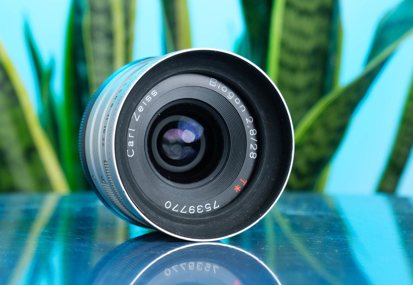 Contax 28mm f/2.8 Zeiss Biogon G Mount Telephoto Lens Autofocus G1 G2 MINT