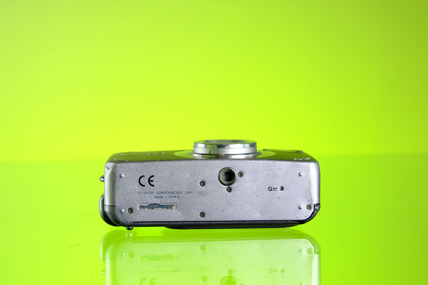 Fujifilm Natura S NP 35mm Point and Shoot Camera 24mm f/1.9 Lens READ