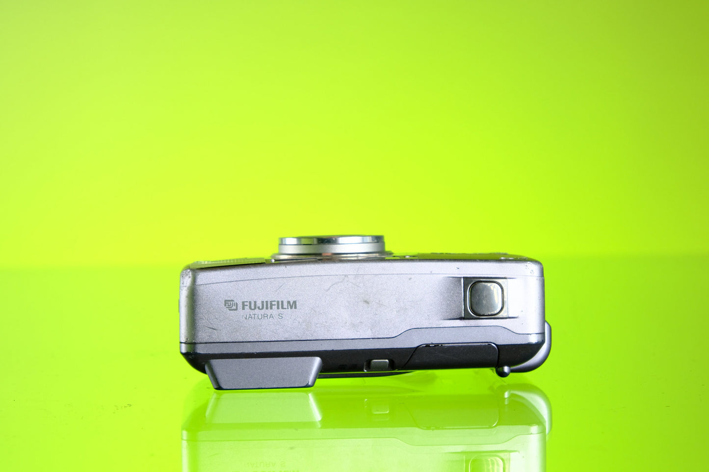 Fujifilm Natura S NP 35mm Point and Shoot Camera 24mm f/1.9 Lens READ