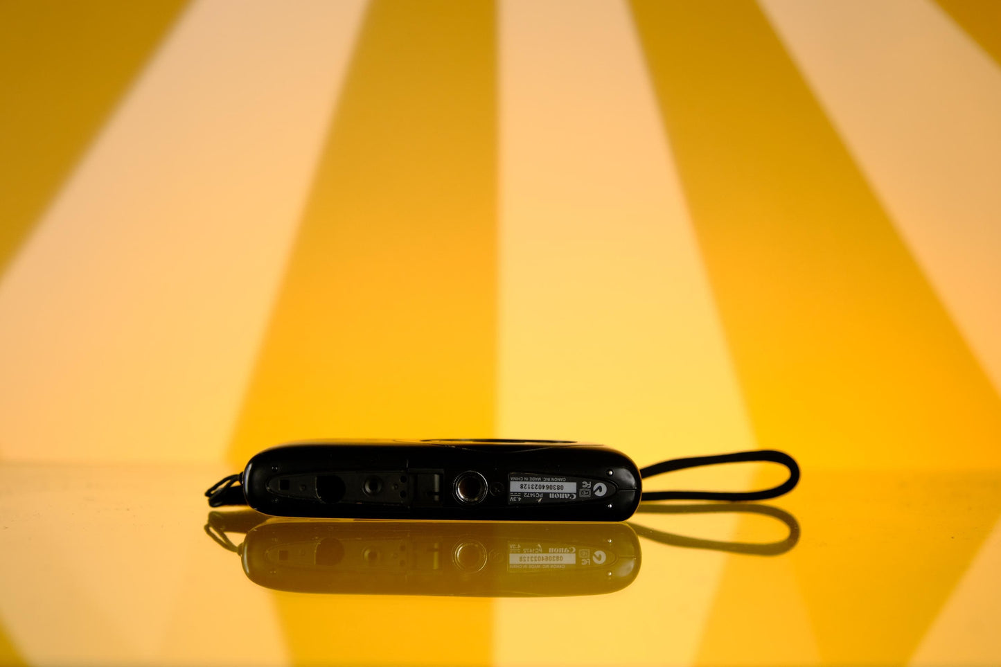 Canon IXUS 130 Compact Digital Camera