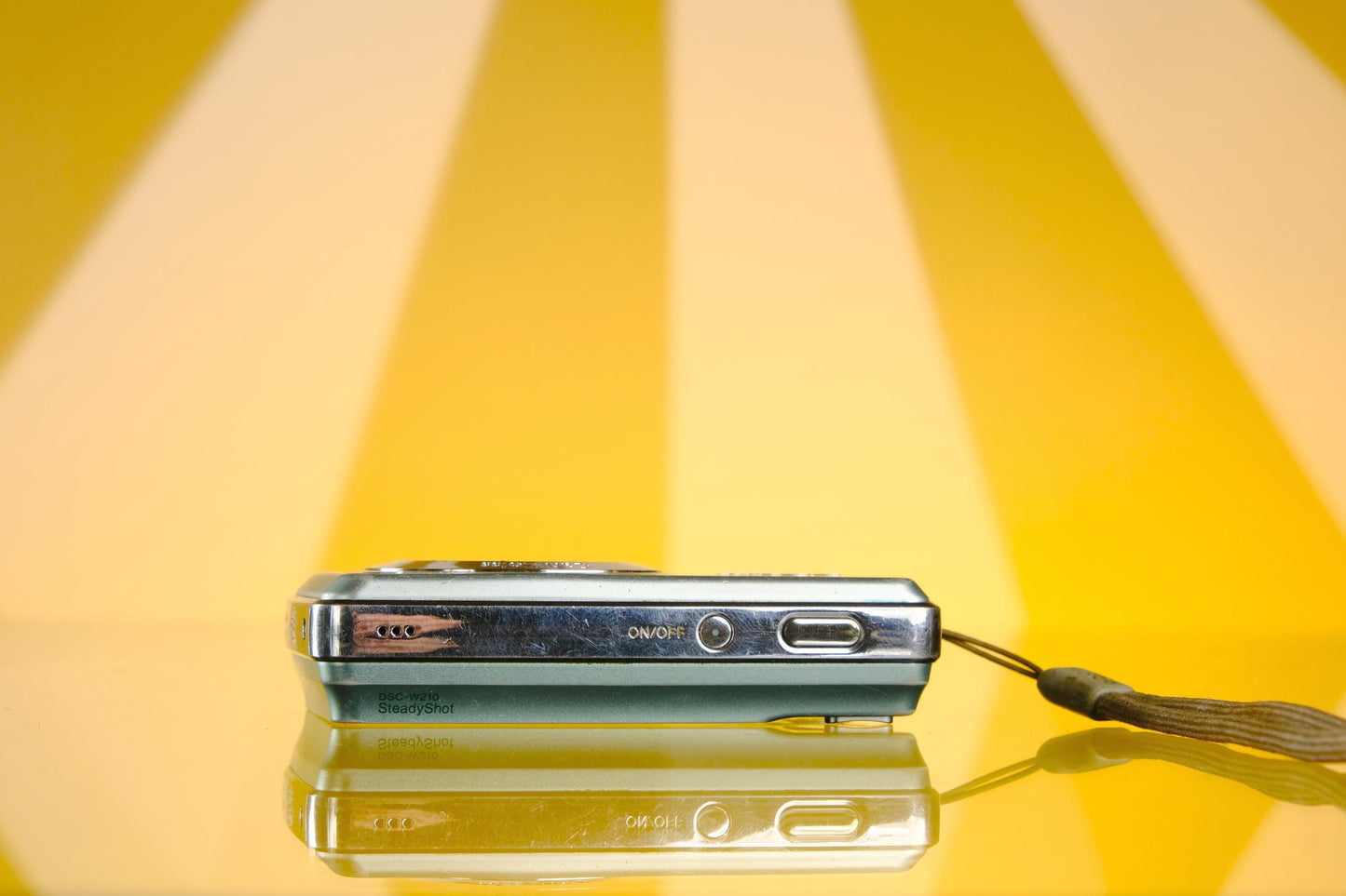 Sony Cyber-shot DSC-W210 Digicam Digital Camera Point and Shoot