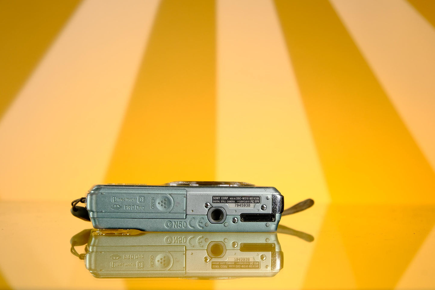 Sony Cyber-shot DSC-W210 Digicam Digital Camera Point and Shoot