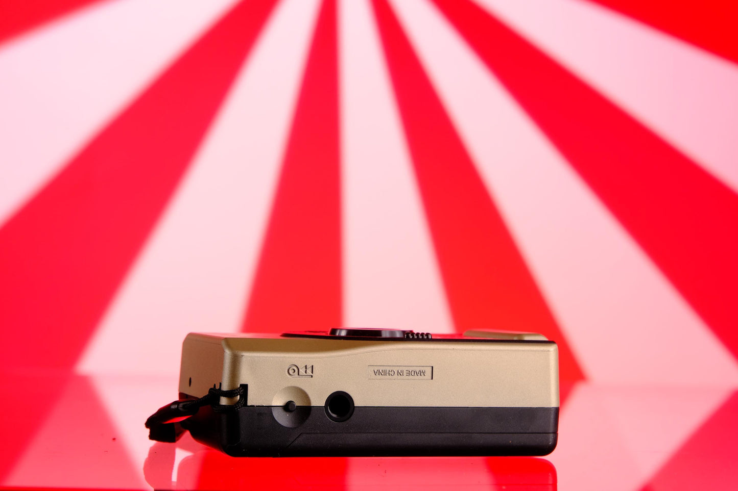 Vivitar PN2011 Simple 35mm Point & Shoot Camera