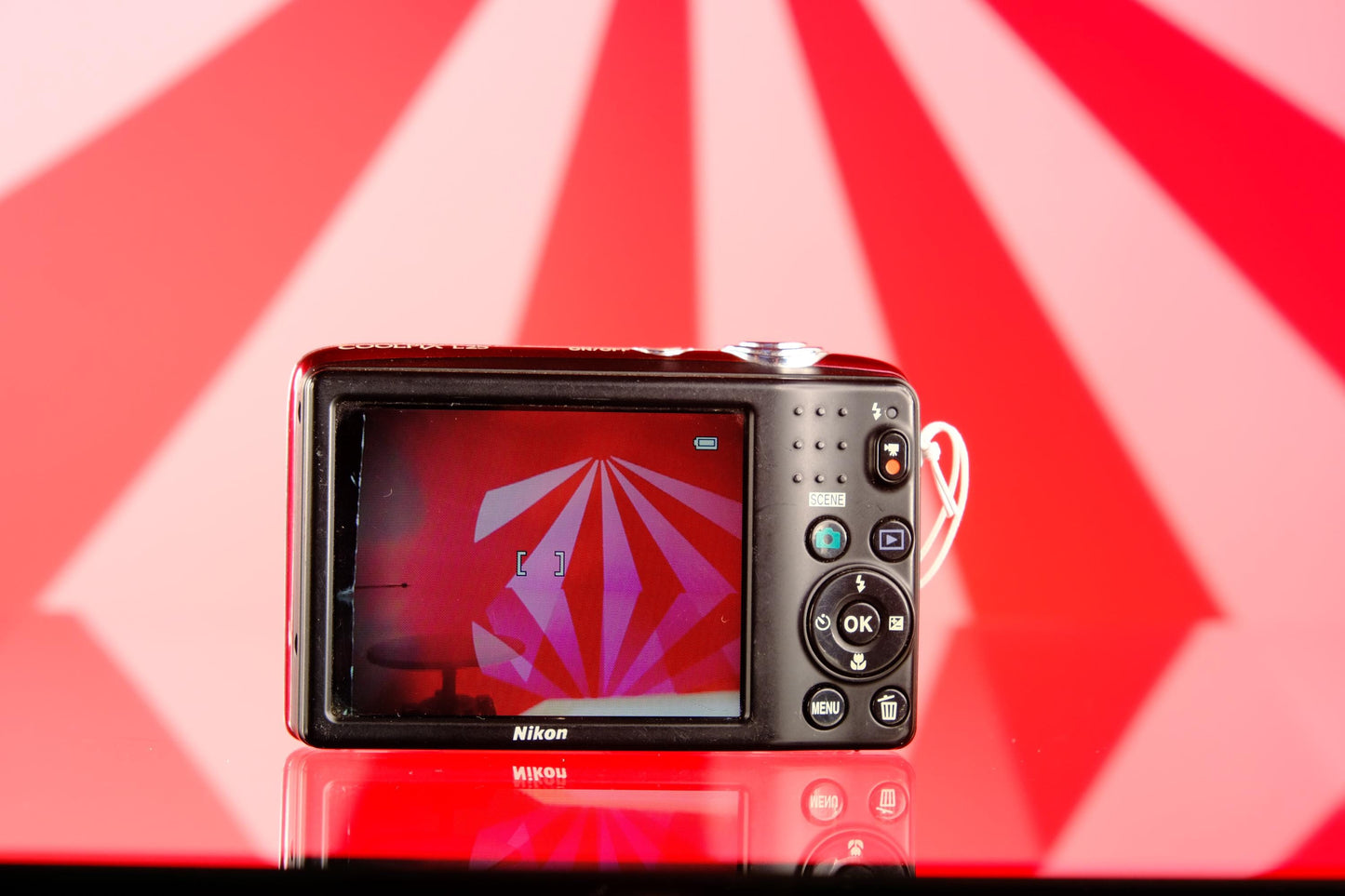 Nikon Coolpix L25 Digital Point & Shoot Digicam Starter Kit
