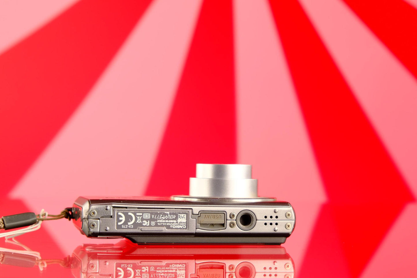 Casio Exilim EX-Z75 Silver Compact Digital Camera Digicam Starter Kit