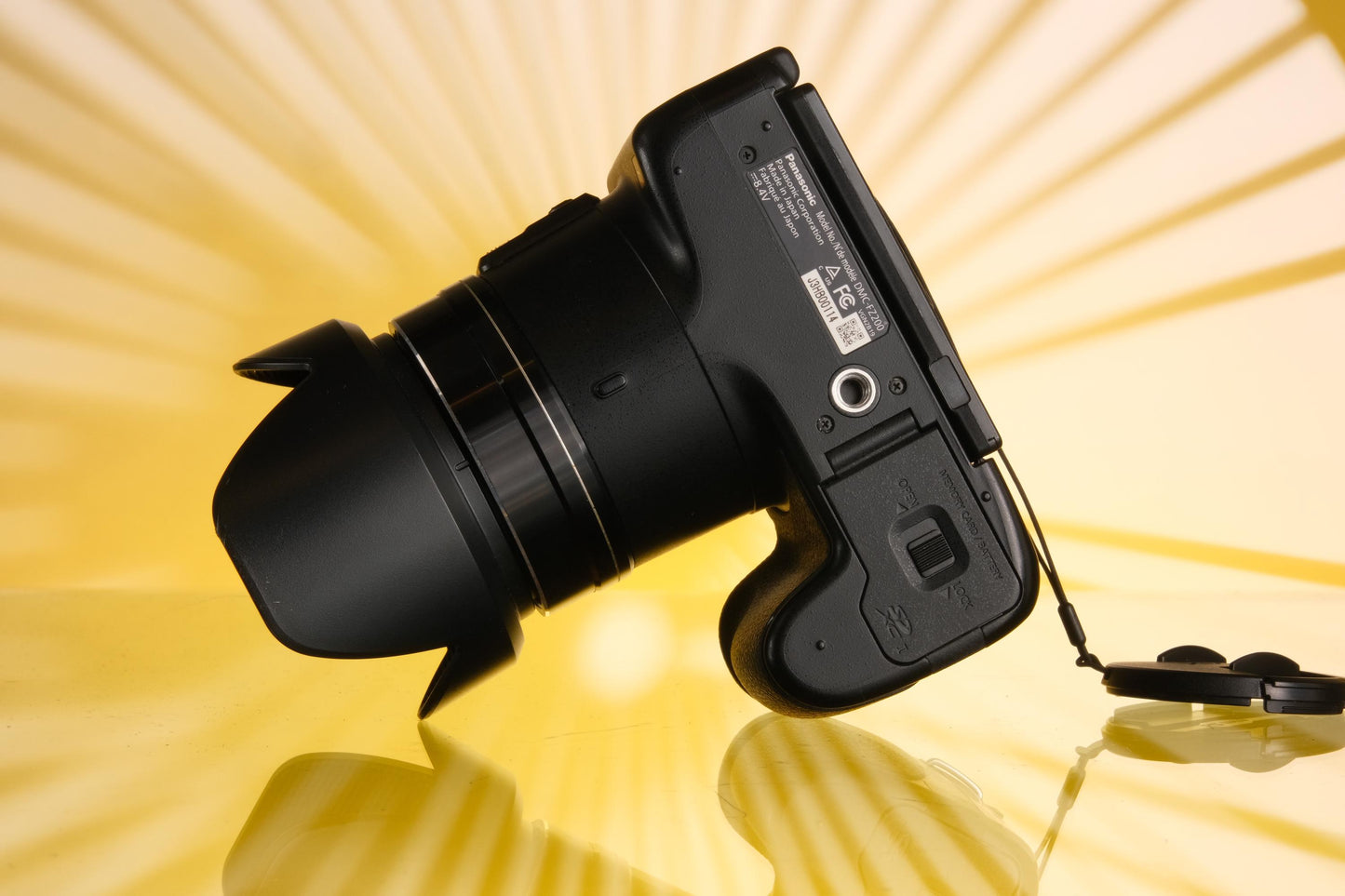 Panasonic DMC-FZ200 Bridge Point & Shoot digital Camera