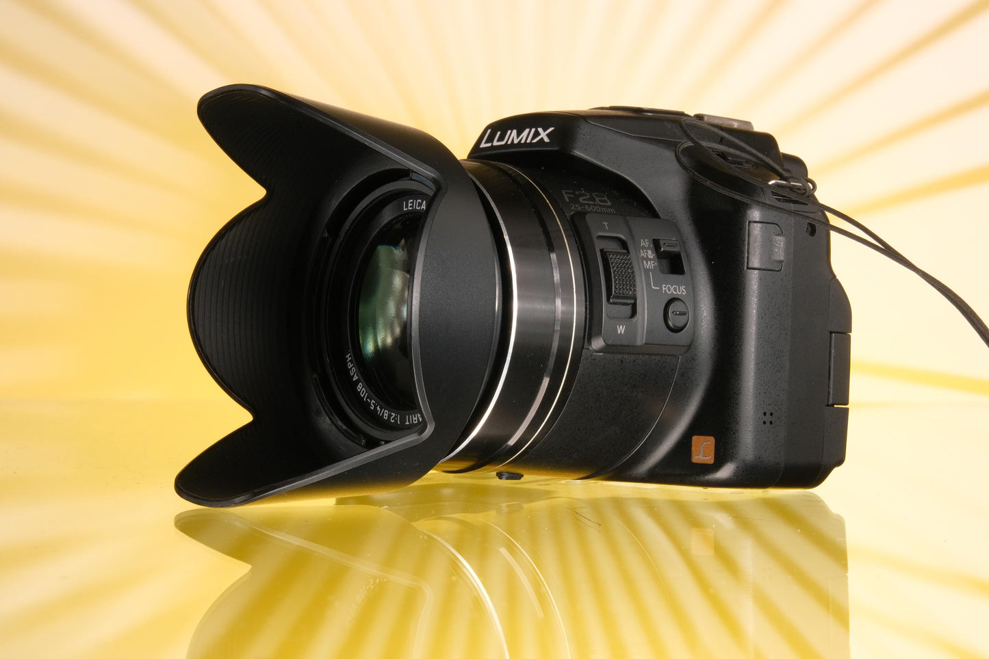 Panasonic DMC-FZ200 Bridge Point & Shoot digital Camera