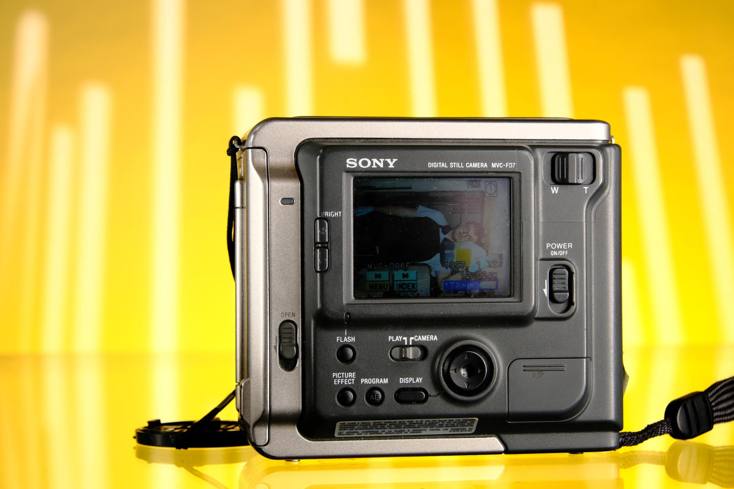 Sony Mavica MVC-FD7 – Digital Floppy Disk Camera - Vaporwave