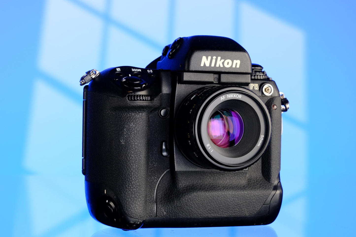 Nikon F5 autofocus 35mm SLR Camera + 50mm f/1.8 AF Nikkor Lens