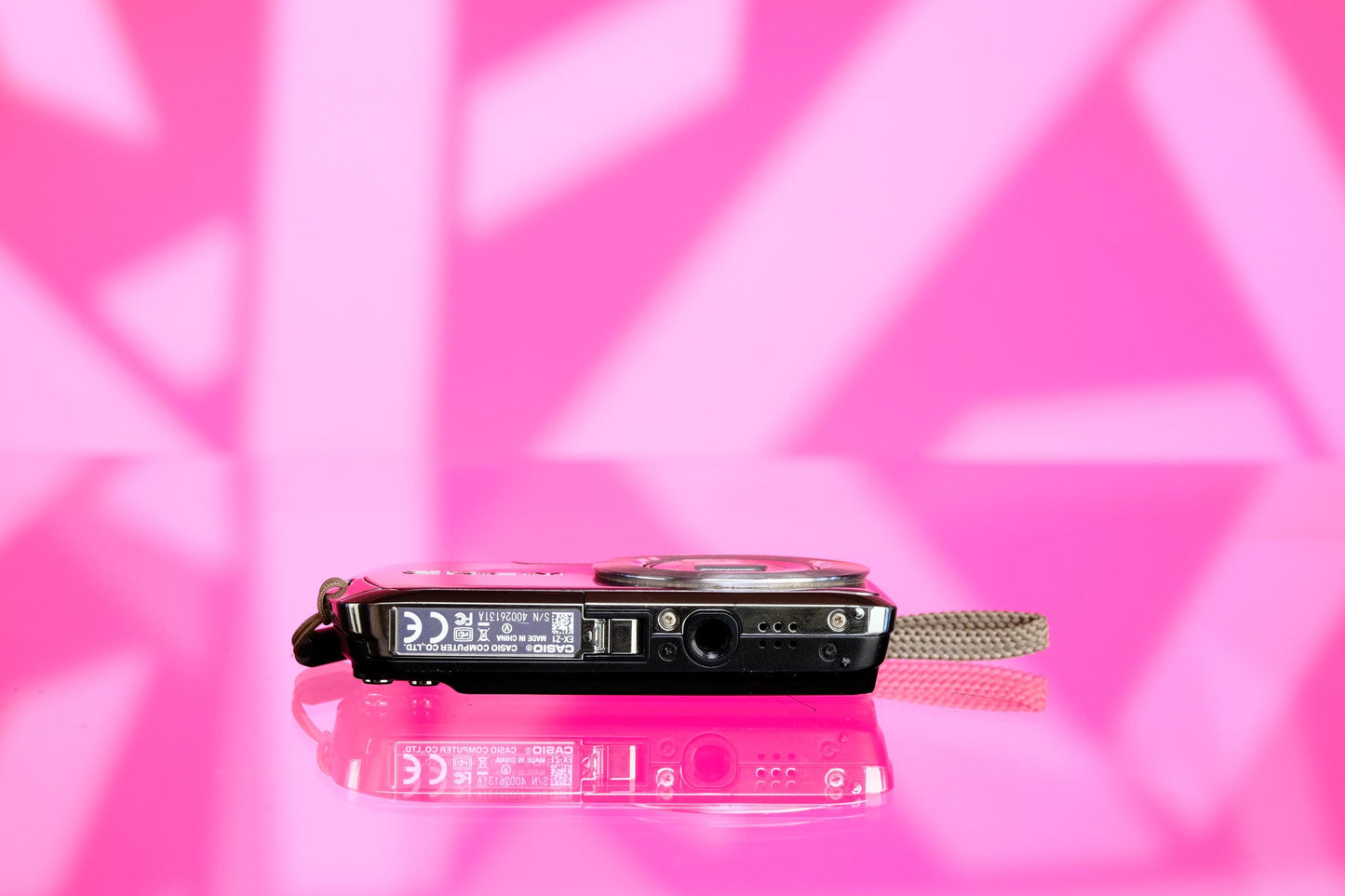 Casio ex-z1 Chrome Digital Point and Shoot Digicam Camera