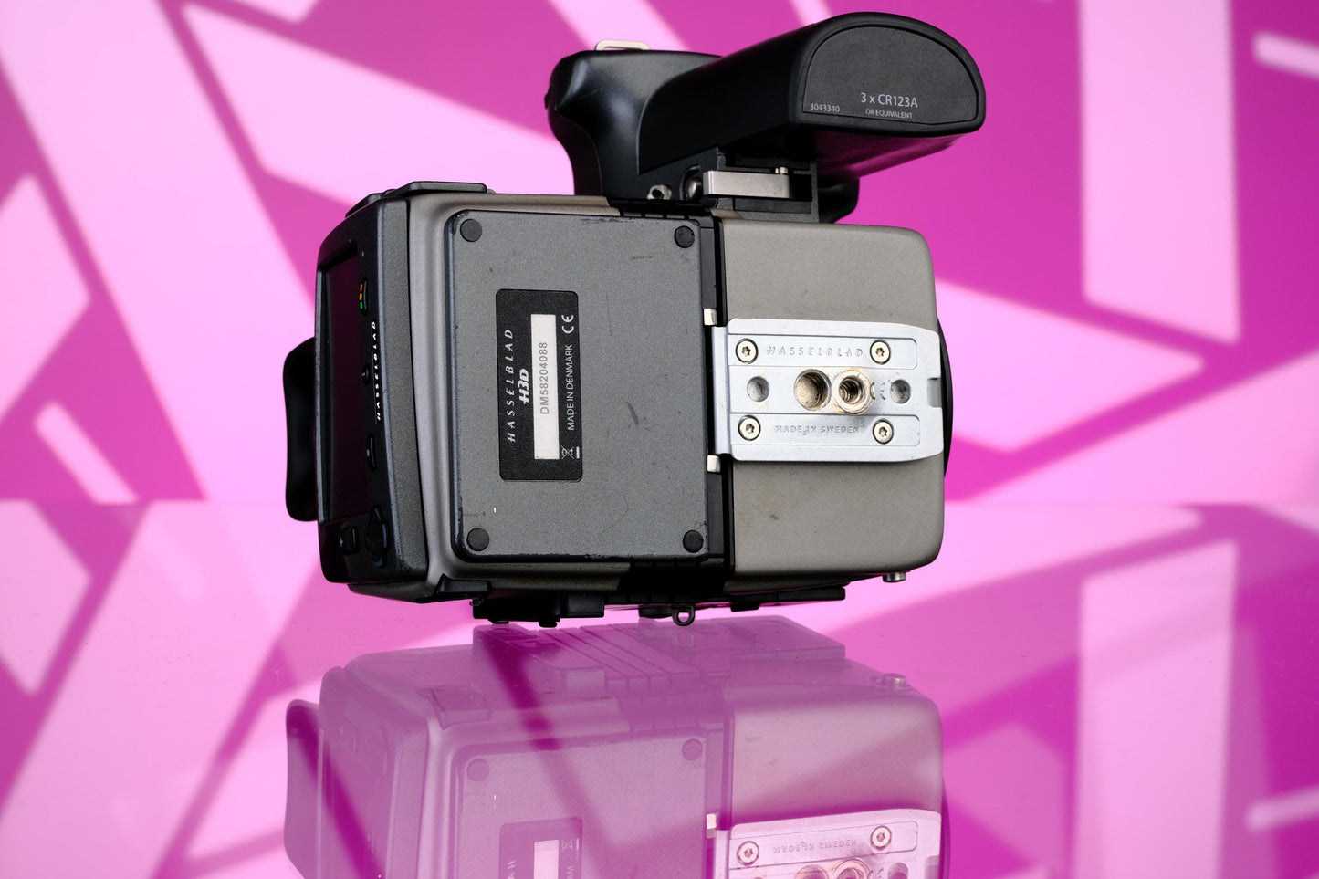 Hasselblad H3D Medium Format Digital Camera + CFV39II Back
