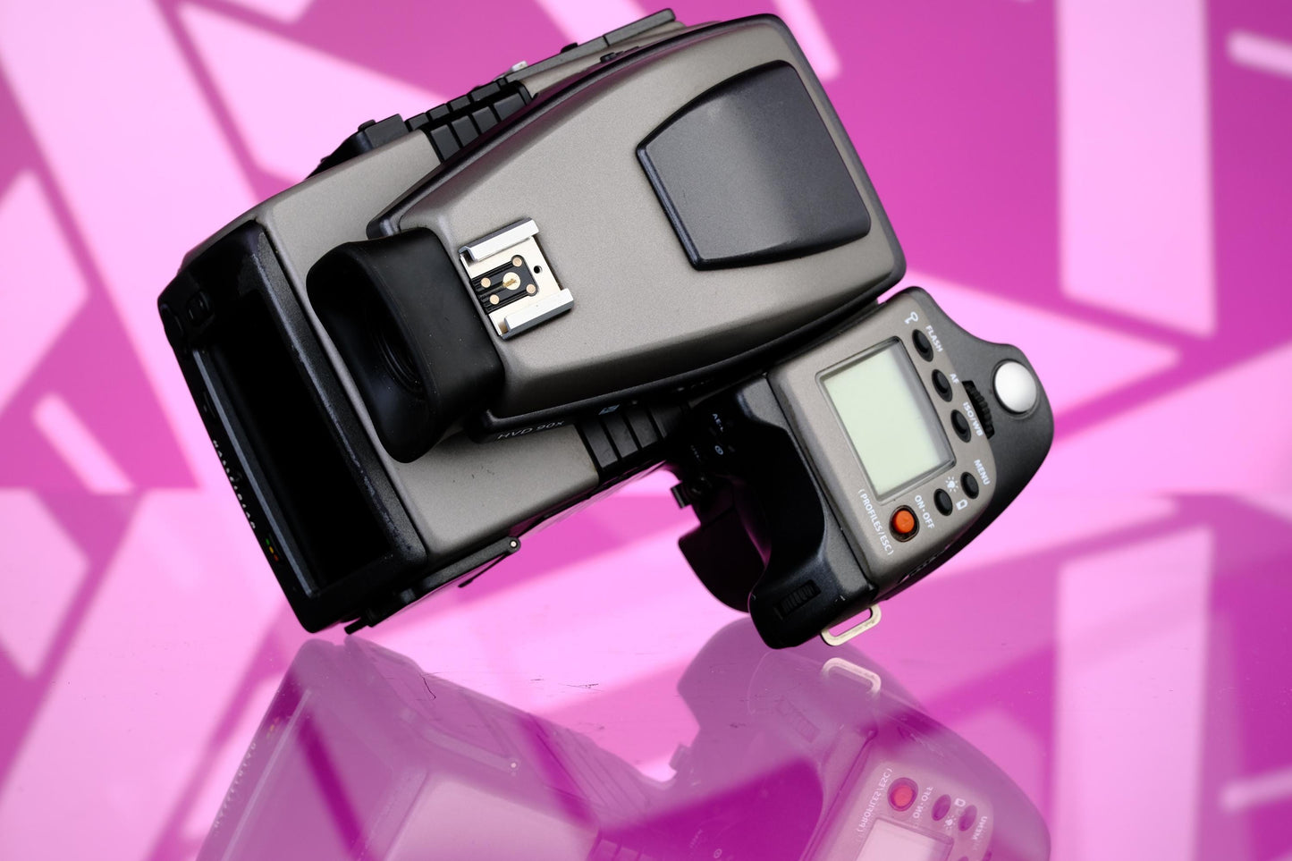 Hasselblad H3D Medium Format Digital Camera + CFV39II Back
