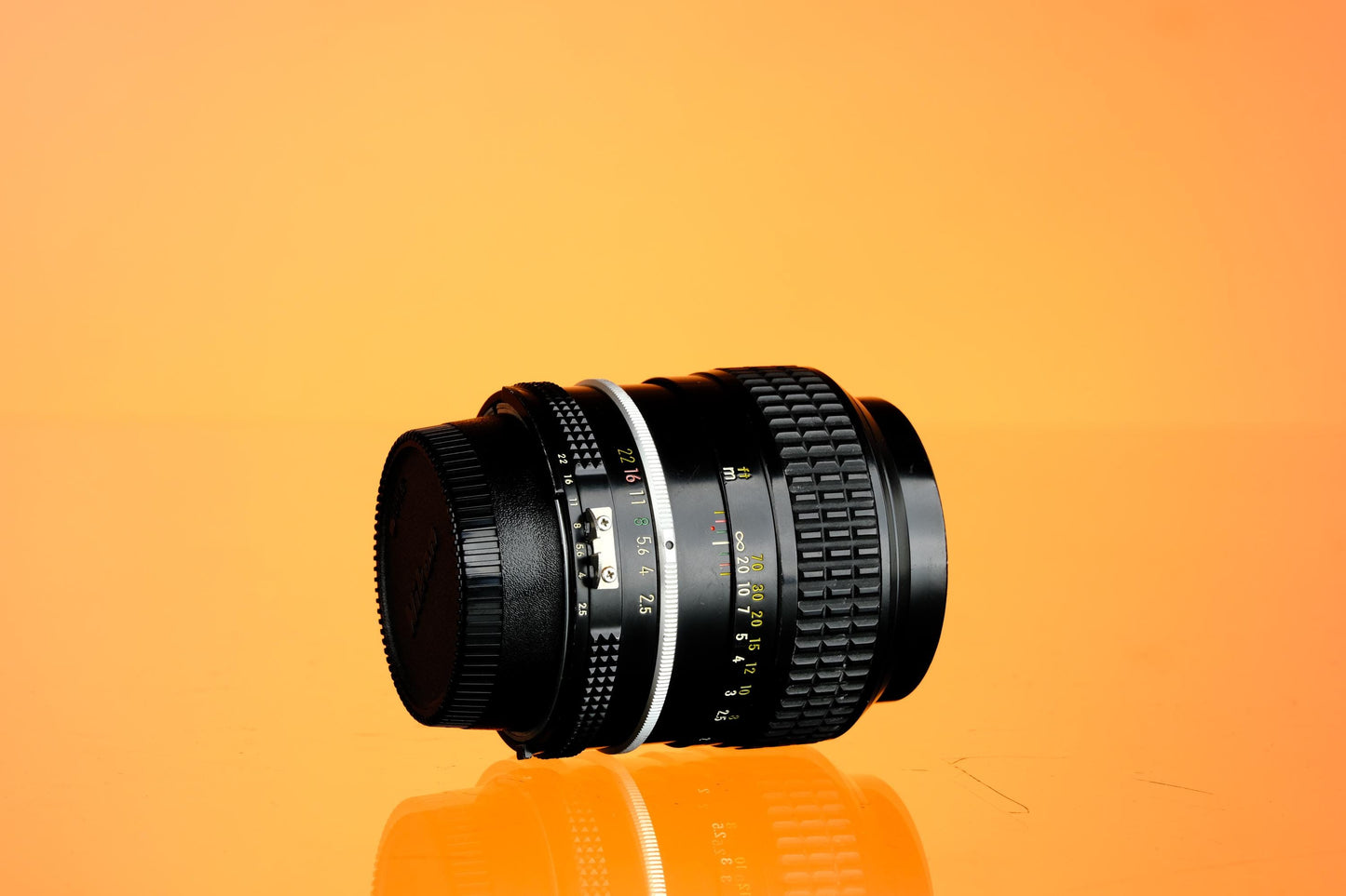 Nikon Nikkor 105mm f/2.5 Ai Telephoto Lens