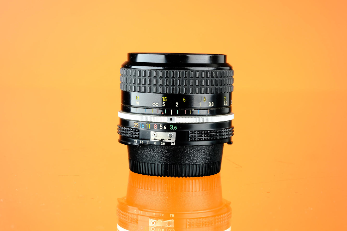 Nikon Nikkor 28mm f/3.5 Ai Wide angle F Mount Lens