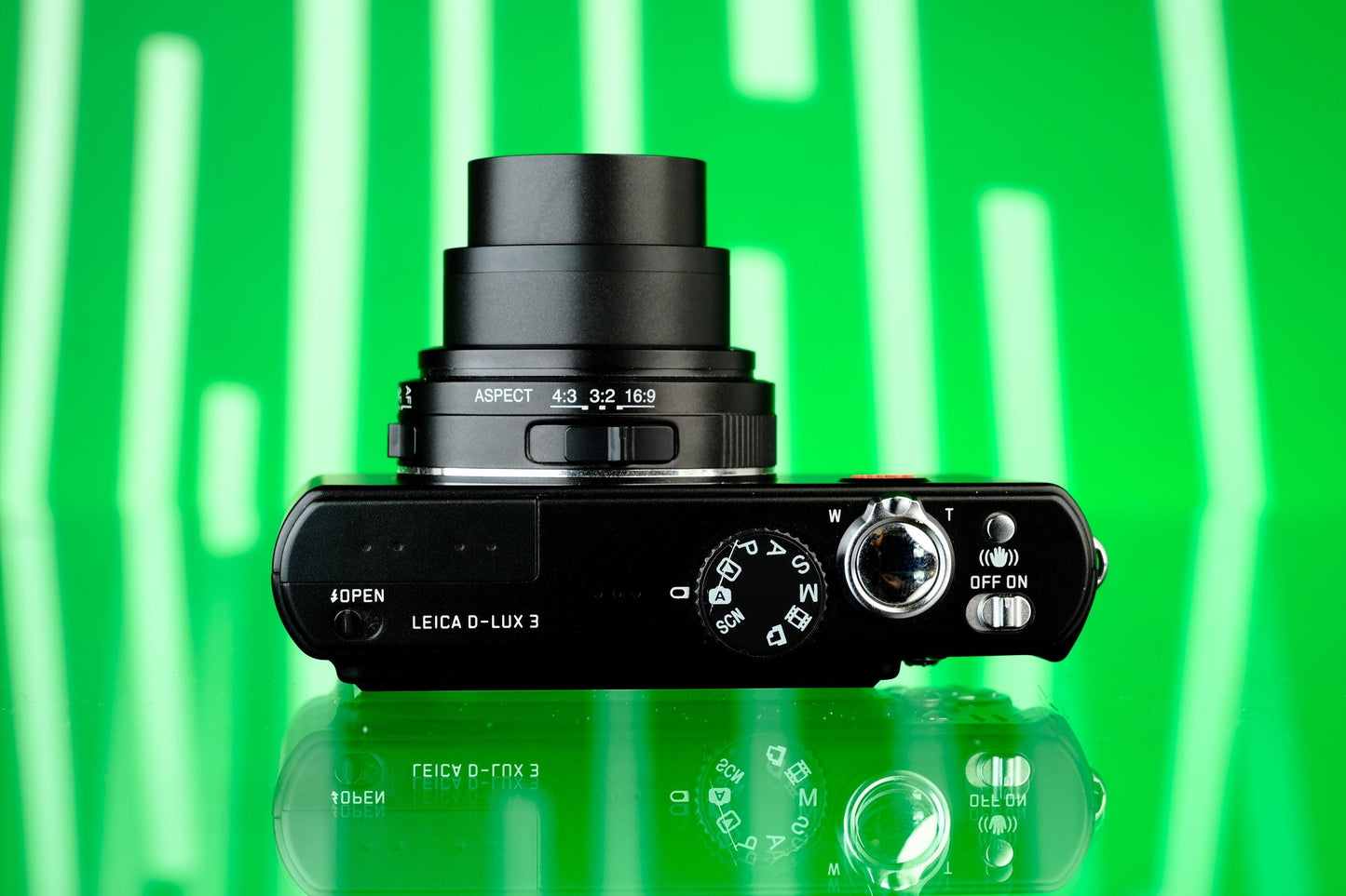 Leica D-Lux 3 10mp Digital Point and Shoot Camera