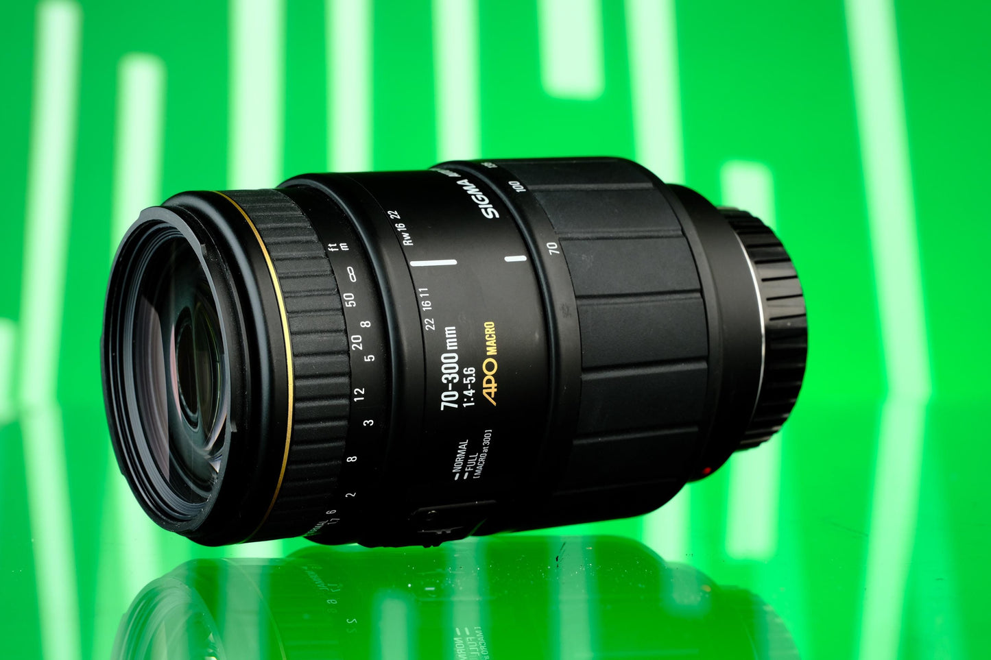 Sigma 70-300mm f4-5.6 APO DG Macro Lens for Minolta A