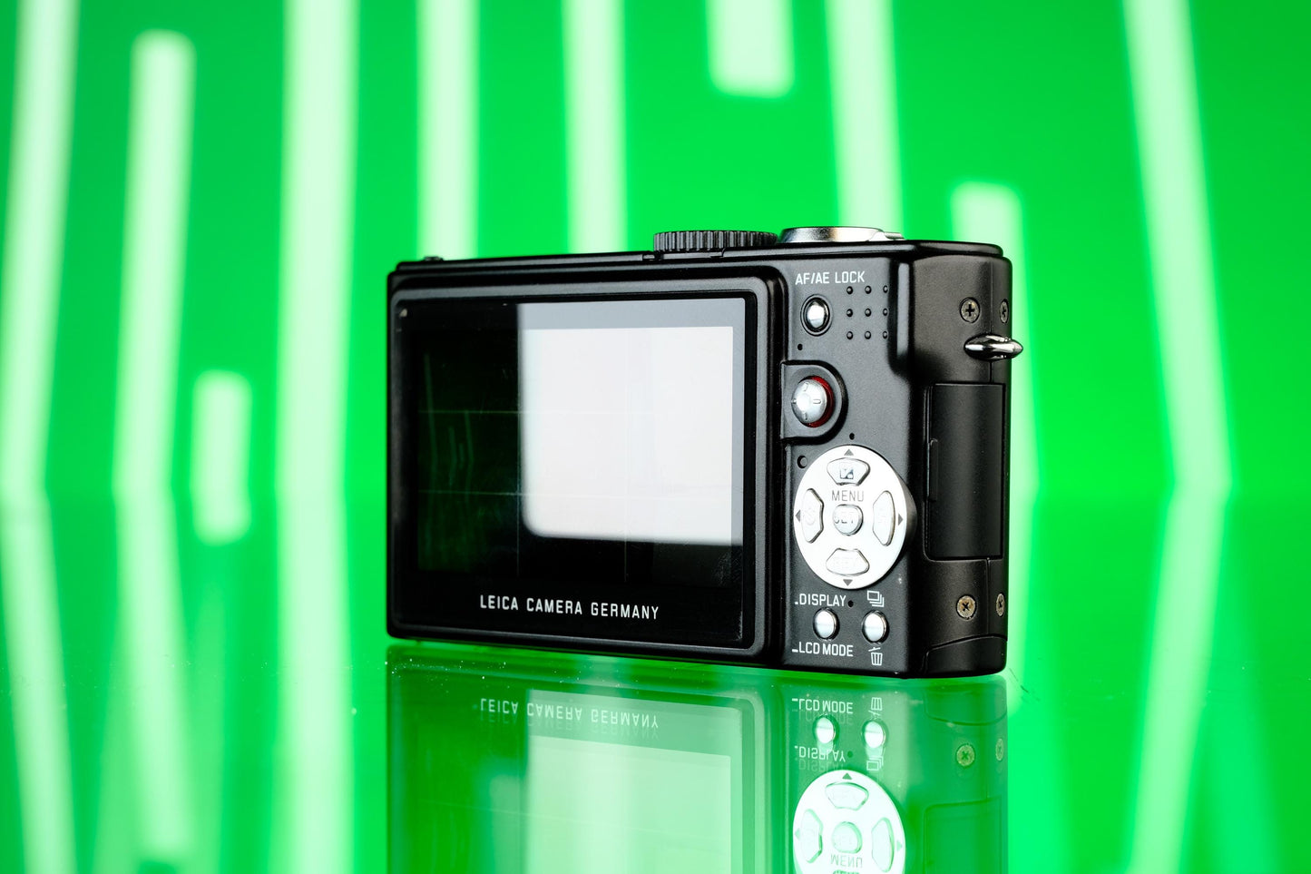 Leica D-Lux 3 10mp Digital Point and Shoot Camera