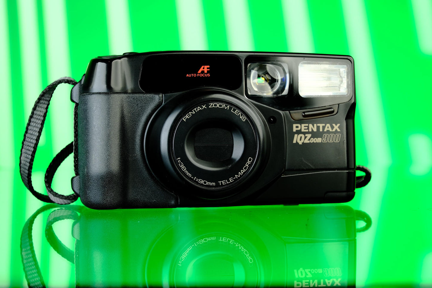 Pentax IQZoom 900 35mm Point and Shoot