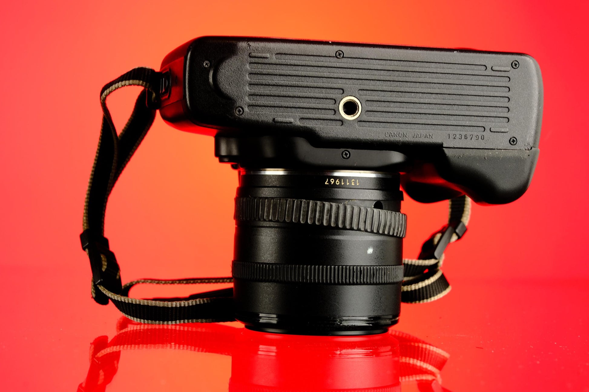 Canon EOS 750 35mm SLR Camera + 35-70mm f/3.5-4.5 Zoom Lens