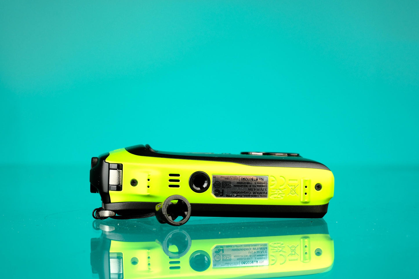 Fujifilm Finepix XP90 Waterproof Digicam w/ Charger, Case