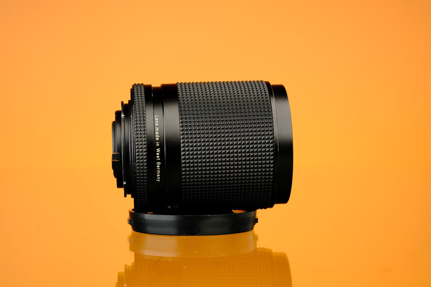 Contax Carl Zeiss Distagon 28mm f/2 C/Y Mount Lens