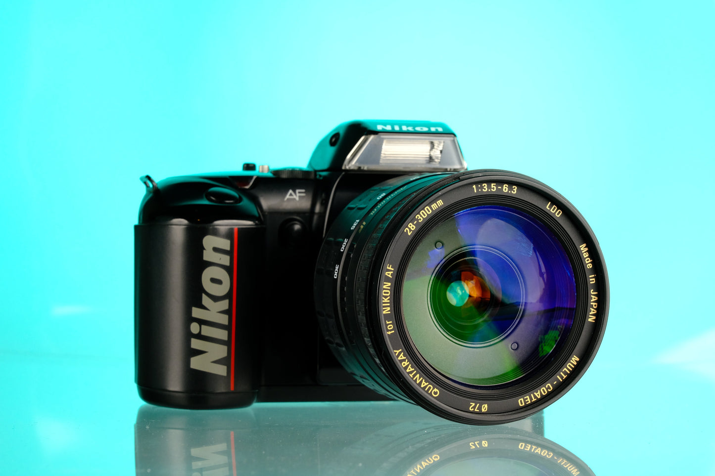 Nikon N5005 35mm SLR Film Camera + 28-300mm f/3.5-6.3 Zoom Lens Kit