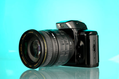 Nikon N5005 35mm SLR Film Camera + 28-300mm f/3.5-6.3 Zoom Lens Kit