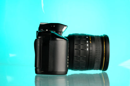 Nikon N5005 35mm SLR Film Camera + 28-300mm f/3.5-6.3 Zoom Lens Kit