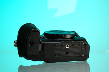 Nikon Z8 45.7mp Full Frame Mirrorless Camera - Z Mount