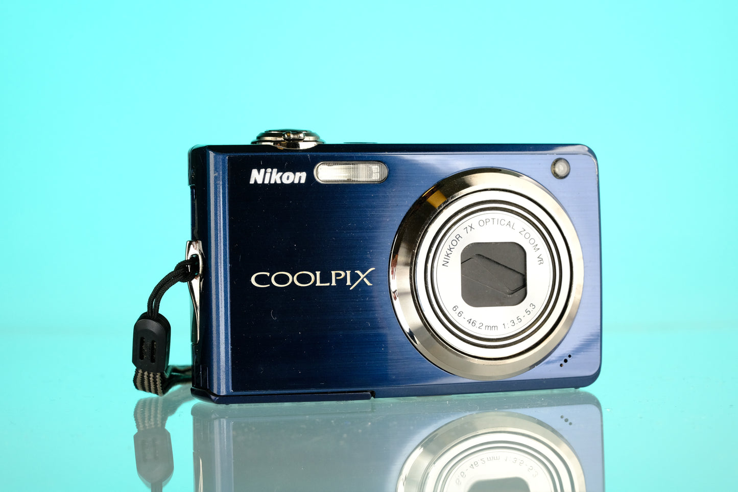 Nikon Coolpix S630 Digital Point and Shoot Camera Digicam Starter Kit