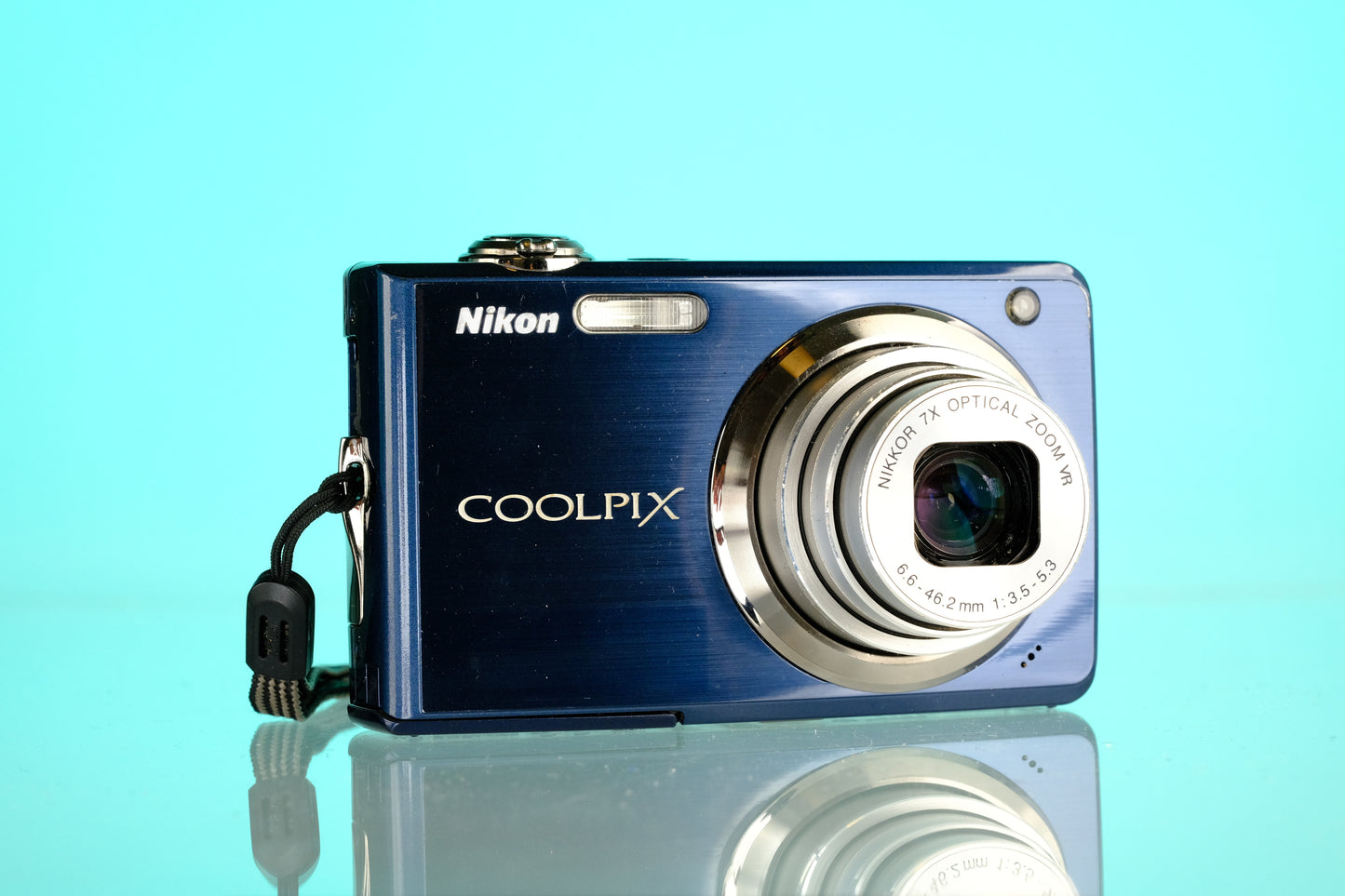 Nikon Coolpix S630 Digital Point and Shoot Camera Digicam Starter Kit