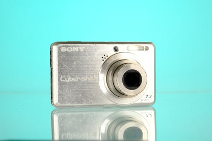 Sony Cybershot DSC-S750 Digicam Digital Point and Shoot Camera