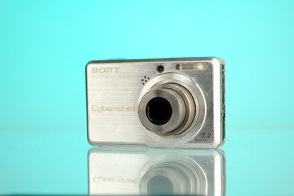 Sony Cybershot DSC-S750 Digicam Digital Point and Shoot Camera