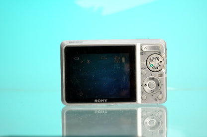 Sony Cybershot DSC-S750 Digicam Digital Point and Shoot Camera