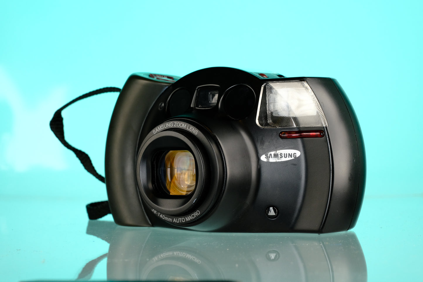 Samsung ECX 1 35mm Point and Shoot Camera
