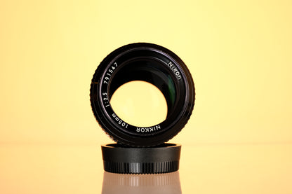 Nikon Nikkor 105mm f/2.5 Ai Lens