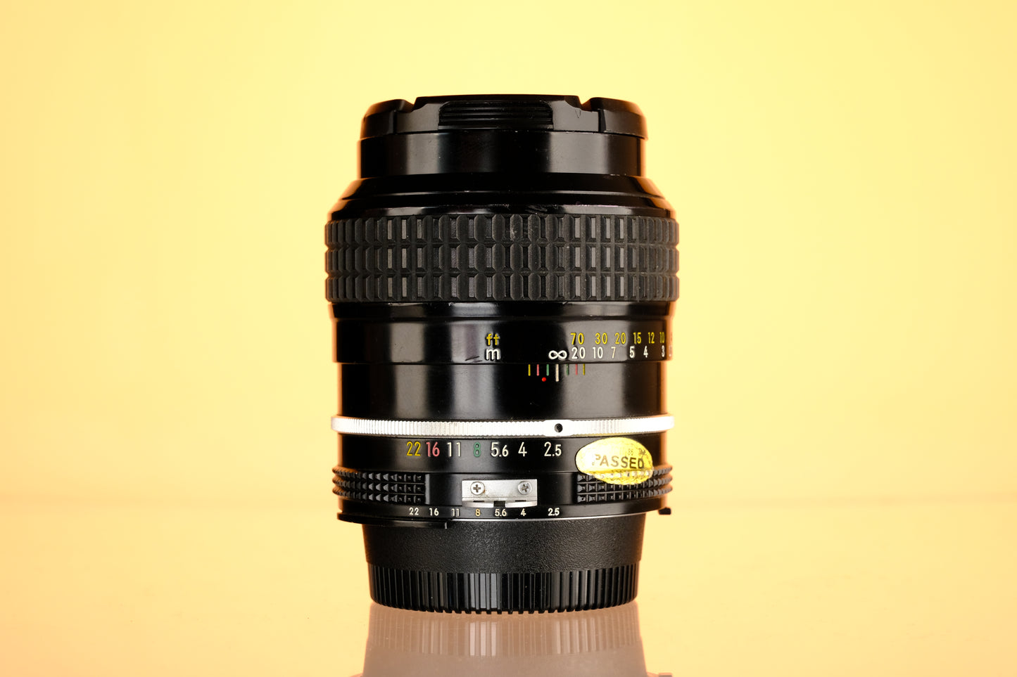 Nikon Nikkor 105mm f/2.5 Ai Lens