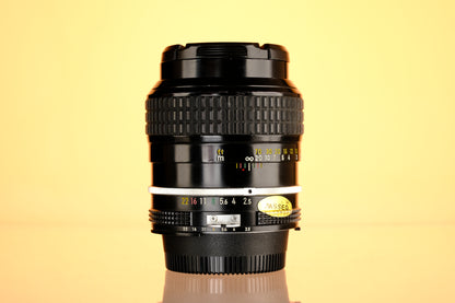 Nikon Nikkor 105mm f/2.5 Ai Lens