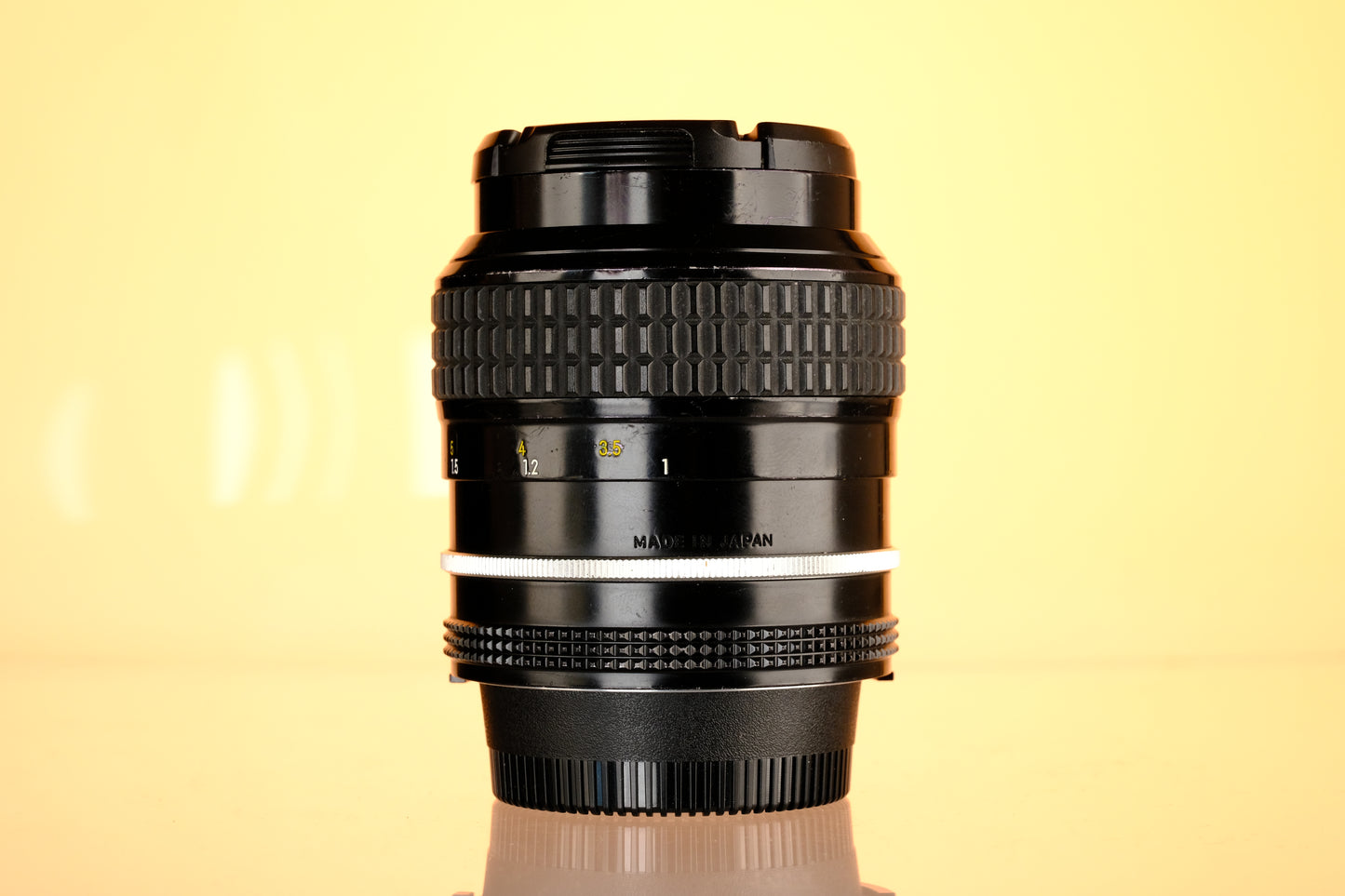 Nikon Nikkor 105mm f/2.5 Ai Lens